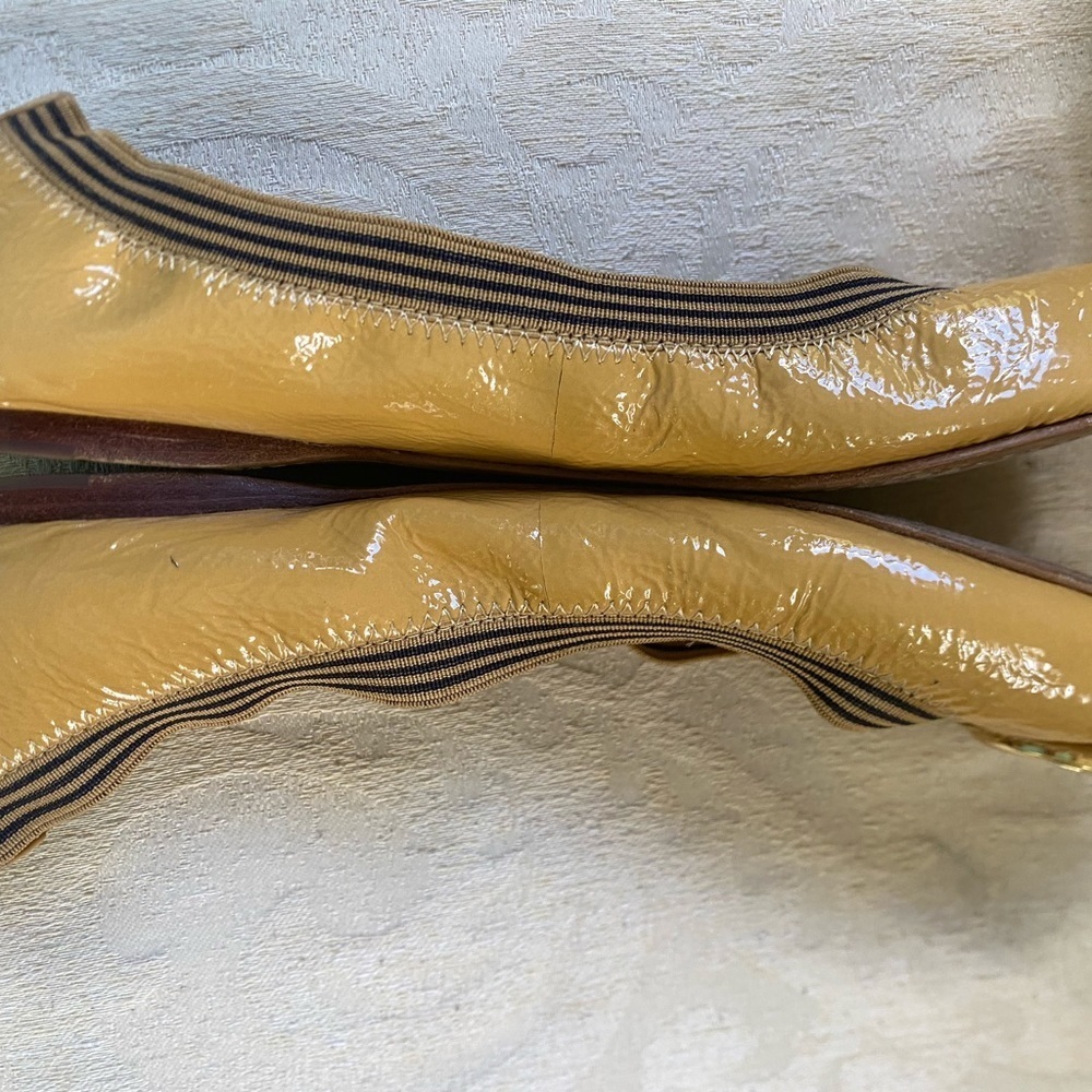 TORY BURCH CAROLINE 2 MUSTARD BALLERINA FLAT GOLD DETAIL - Picture 3 of 7